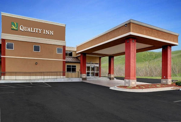Quality Inn Asheville Downtown Tunnel Rd image 3
